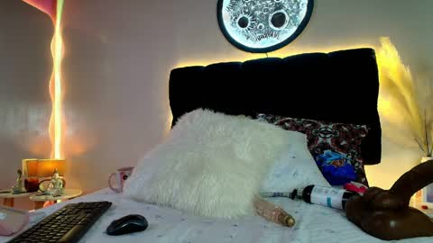 Lorrayne online show from 04-04-26, 12:35