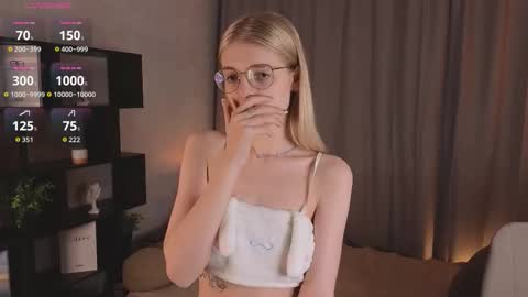 Snapshot of _luckybet_ chatting on 10-08-25, 05:43 Monica online show from 10-08-25, 05:43