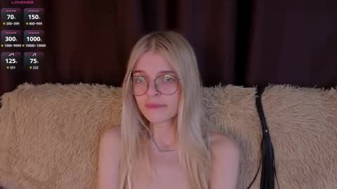 Snapshot of _luckybet_ chatting on 10-25-25, 05:08 Monica online show from 10-25-25, 05:08