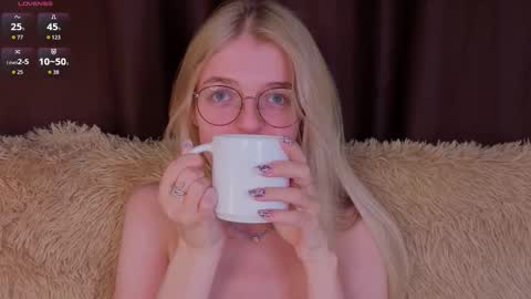 Snapshot of _luckybet_ chatting on 10-29-25, 08:21 Monica online show from 10-29-25, 08:21