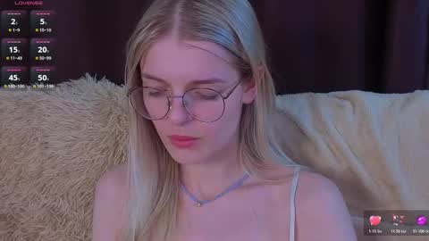 Snapshot of _luckybet_ chatting on 11-15-25, 06:26 Monica online show from 11-15-25, 06:26