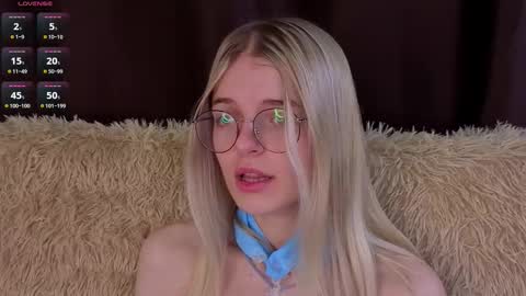 Snapshot of _luckybet_ chatting on 11-30-25, 09:30 Monica online show from 11-30-25, 09:30