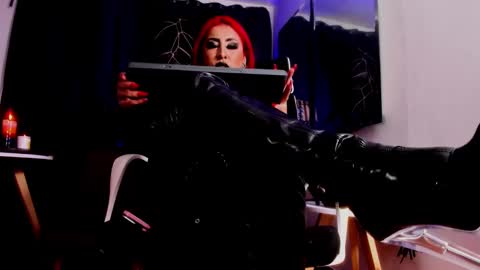 MISS LUNA online show from 09-12-25, 12:55