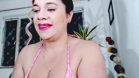 Snapshot of _lunagold_ chatting on 03-09-26, 12:36 _lunagold_ online show from 03-09-26, 12:36