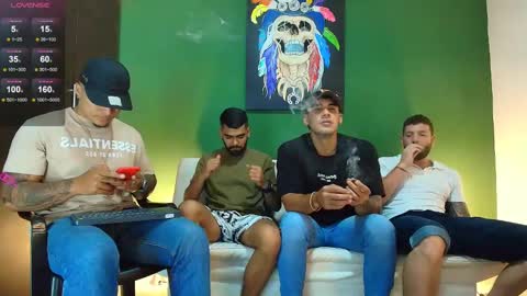 Snapshot of _luxury_23 chatting on 10-22-25, 03:18 STIVEN online show from 10-22-25, 03:18
