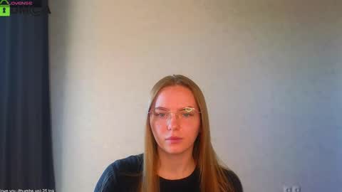 Welcome guys  Pleasure to see you all here  My name is Lysafeta and MichaelaTip menu is active Private is open  online show from 09-12-25, 10:04