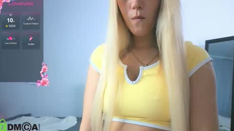 Snapshot of _maneki_neko_ chatting on 09-21-25, 04:08 Emma  online show from 09-21-25, 04:08