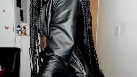 Snapshot of _marcela_22 chatting on 01-08-25, 10:37 MARCELA online show from 01-08-25, 10:37