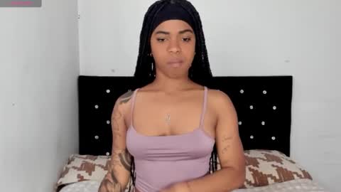 Snapshot of _marcela_22 chatting on 01-21-25, 08:11 MARCELA online show from 01-21-25, 08:11