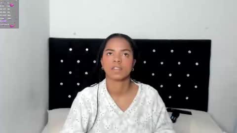Snapshot of _marcela_22 chatting on 02-15-25, 12:33 MARCELA online show from 02-15-25, 12:33