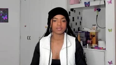 Snapshot of _marcela_22 chatting on 02-21-25, 12:27 MARCELA online show from 02-21-25, 12:27
