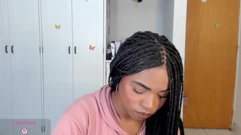 Snapshot of _marcela_22 chatting on 09-24-25, 04:05 MARCELA online show from 09-24-25, 04:05