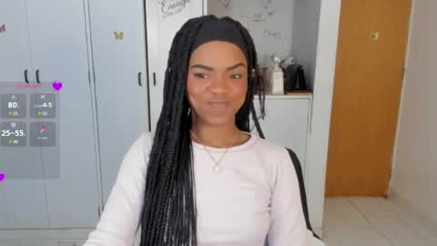 Snapshot of _marcela_22 chatting on 05-27-26, 05:48 MARCELA online show from 05-27-26, 05:48