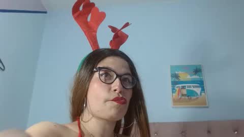 Snapshot of _mariana_1 chatting on 12-15-24, 12:18 _mariana_1 online show from 12-15-24, 12:18