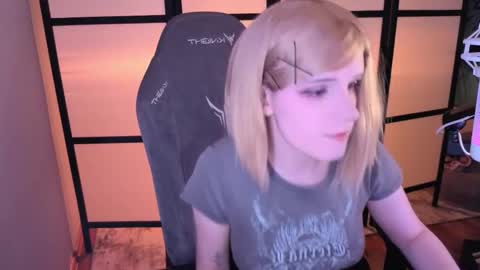 Mariko online show from 04-20-26, 03:04