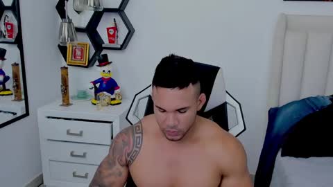 Snapshot of _matthew_santos_ chatting on 12-13-24, 01:37 _matthew_santos_ online show from 12-13-24, 01:37