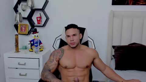 Snapshot of _matthew_santos_ chatting on 12-14-24, 10:56 _matthew_santos_ online show from 12-14-24, 10:56