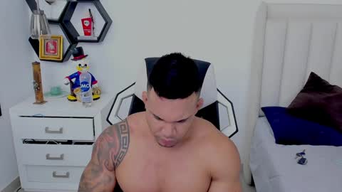 Snapshot of _matthew_santos_ chatting on 12-15-24, 12:06 _matthew_santos_ online show from 12-15-24, 12:06