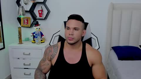 Snapshot of _matthew_santos_ chatting on 12-16-24, 11:39 _matthew_santos_ online show from 12-16-24, 11:39