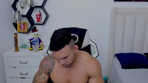 Snapshot of _matthew_santos_ chatting on 12-17-24, 11:17 _matthew_santos_ online show from 12-17-24, 11:17