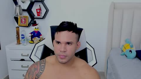 Snapshot of _matthew_santos_ chatting on 12-28-24, 02:11 _matthew_santos_ online show from 12-28-24, 02:11