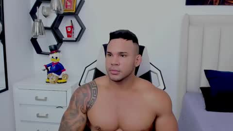 Snapshot of _matthew_santos_ chatting on 01-11-25, 12:07 _matthew_santos_ online show from 01-11-25, 12:07