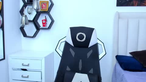 Snapshot of _matthew_santos_ chatting on 01-15-25, 02:17 _matthew_santos_ online show from 01-15-25, 02:17