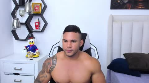 Snapshot of _matthew_santos_ chatting on 01-17-25, 12:53 _matthew_santos_ online show from 01-17-25, 12:53