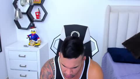 Snapshot of _matthew_santos_ chatting on 01-18-25, 01:52 _matthew_santos_ online show from 01-18-25, 01:52