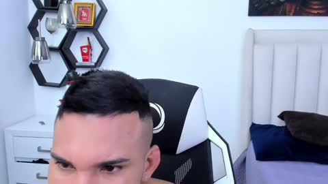 Snapshot of _matthew_santos_ chatting on 01-21-25, 11:13 _matthew_santos_ online show from 01-21-25, 11:13