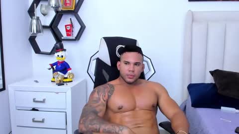 Snapshot of _matthew_santos_ chatting on 01-22-25, 02:04 _matthew_santos_ online show from 01-22-25, 02:04