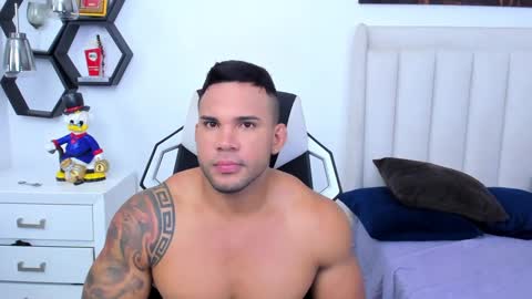 Snapshot of _matthew_santos_ chatting on 01-23-25, 09:29 _matthew_santos_ online show from 01-23-25, 09:29