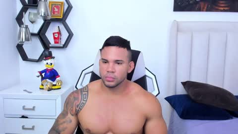 Snapshot of _matthew_santos_ chatting on 01-24-25, 09:37 _matthew_santos_ online show from 01-24-25, 09:37