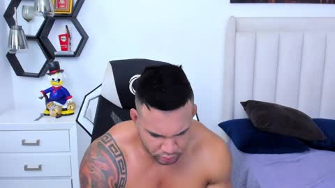 Snapshot of _matthew_santos_ chatting on 01-26-25, 11:28 _matthew_santos_ online show from 01-26-25, 11:28