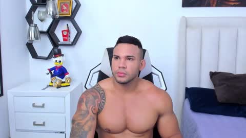 Snapshot of _matthew_santos_ chatting on 01-27-25, 10:06 _matthew_santos_ online show from 01-27-25, 10:06