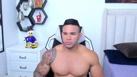 Snapshot of _matthew_santos_ chatting on 01-29-25, 12:22 _matthew_santos_ online show from 01-29-25, 12:22