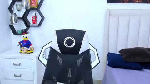 Snapshot of _matthew_santos_ chatting on 01-29-25, 10:43 _matthew_santos_ online show from 01-29-25, 10:43