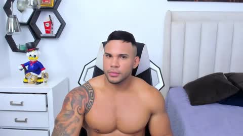 Snapshot of _matthew_santos_ chatting on 01-30-25, 10:51 _matthew_santos_ online show from 01-30-25, 10:51