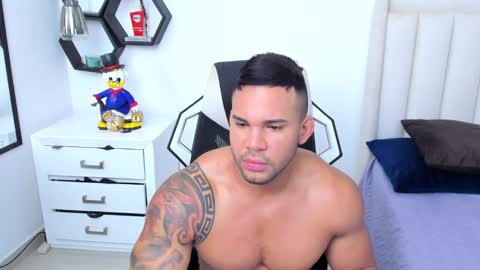 Snapshot of _matthew_santos_ chatting on 02-03-25, 10:03 _matthew_santos_ online show from 02-03-25, 10:03