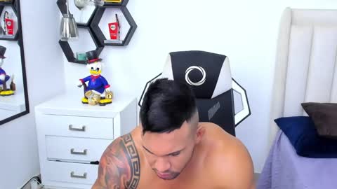 Snapshot of _matthew_santos_ chatting on 02-05-25, 03:02 _matthew_santos_ online show from 02-05-25, 03:02