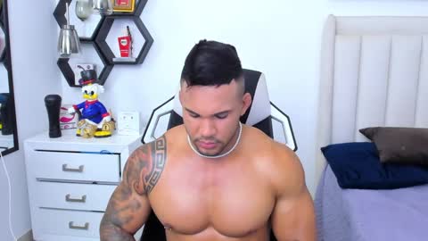 Snapshot of _matthew_santos_ chatting on 02-05-25, 11:39 _matthew_santos_ online show from 02-05-25, 11:39