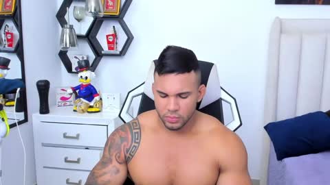 Snapshot of _matthew_santos_ chatting on 02-06-25, 11:04 _matthew_santos_ online show from 02-06-25, 11:04