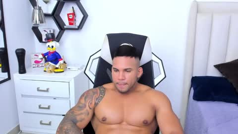 Snapshot of _matthew_santos_ chatting on 02-08-25, 11:24 _matthew_santos_ online show from 02-08-25, 11:24