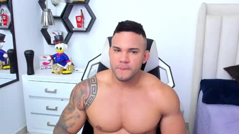 Snapshot of _matthew_santos_ chatting on 02-09-25, 01:14 _matthew_santos_ online show from 02-09-25, 01:14