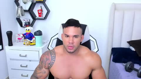 Snapshot of _matthew_santos_ chatting on 02-09-25, 10:21 _matthew_santos_ online show from 02-09-25, 10:21