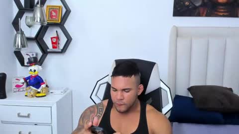 Snapshot of _matthew_santos_ chatting on 02-11-25, 01:10 _matthew_santos_ online show from 02-11-25, 01:10