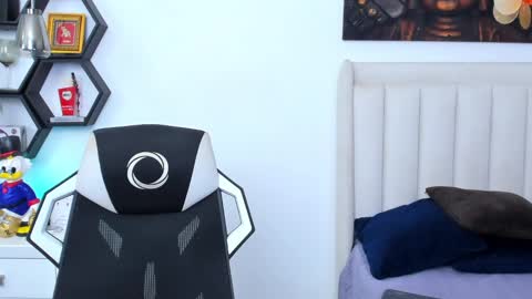 Snapshot of _matthew_santos_ chatting on 02-17-25, 08:04 _matthew_santos_ online show from 02-17-25, 08:04