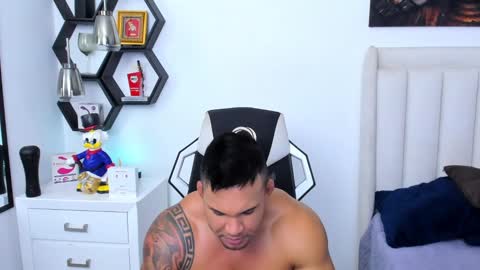 Snapshot of _matthew_santos_ chatting on 02-18-25, 02:38 _matthew_santos_ online show from 02-18-25, 02:38