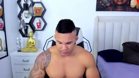 Snapshot of _matthew_santos_ chatting on 09-10-25, 12:10 _matthew_santos_ online show from 09-10-25, 12:10