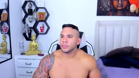 Snapshot of _matthew_santos_ chatting on 09-19-25, 02:57 _matthew_santos_ online show from 09-19-25, 02:57